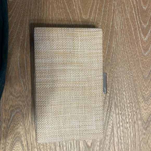 Fun and Playful Embroidery Floral Flamingo Clutch - Picture 4 of 6